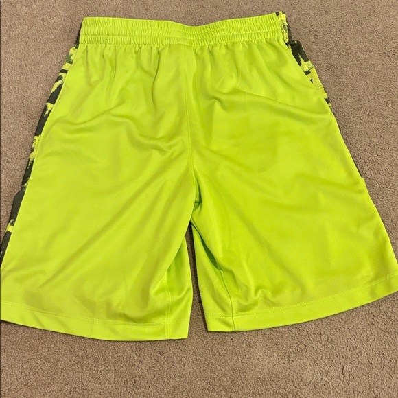 Youth Nike shorts - Picture 6 of 6